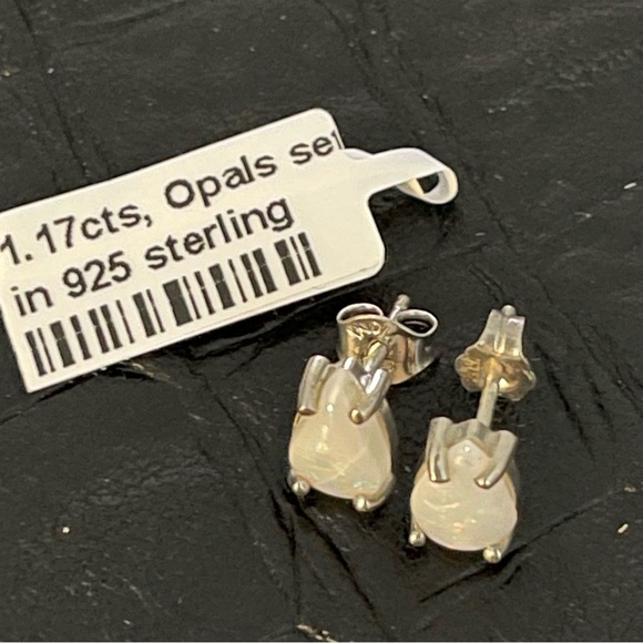 Sterling silver 925 Cabachon pear shaped opal earrings - Picture 7 of 7